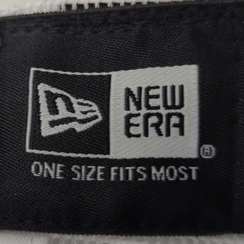 New Era 9SEVENTY New York Islanders Hat Blue White Mesh Stretch Snapback NHL Cap